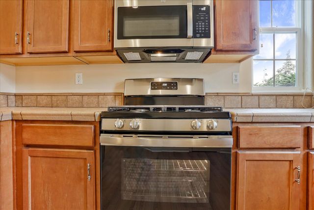 8717 Cortina Cir, Roseville, CA 95678
