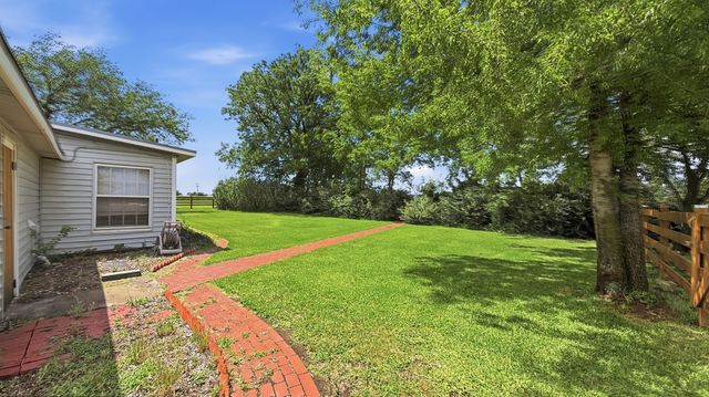 59 Noland Road, Whitesboro, TX 76273