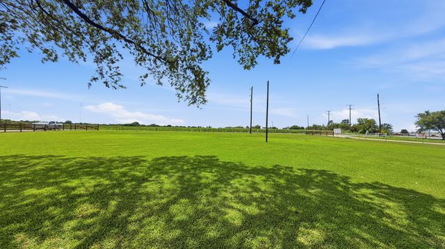 59 Noland Road, Whitesboro, TX 76273