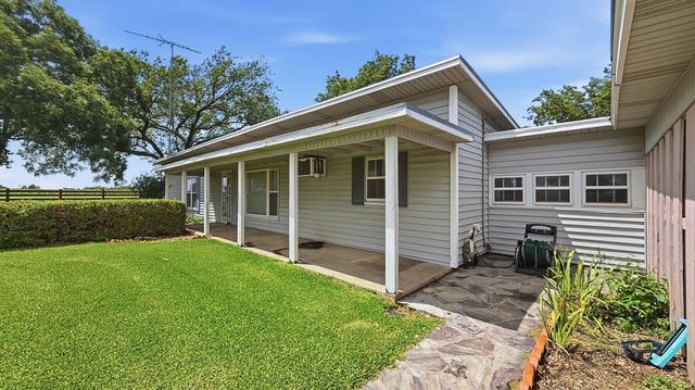 59 Noland Road, Whitesboro, TX 76273