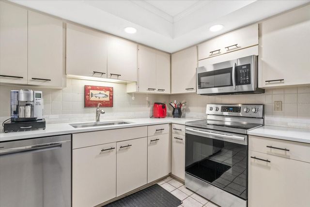 3862 WILSHIRE CIRCLE W 107, Sarasota, FL 34238