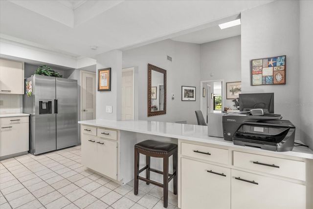 3862 WILSHIRE CIRCLE W 107, Sarasota, FL 34238