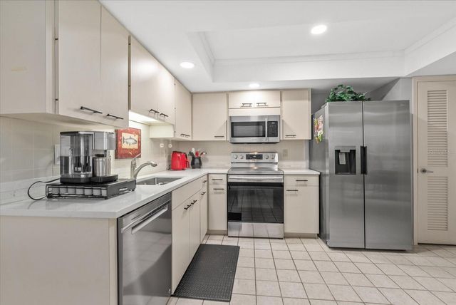 3862 WILSHIRE CIRCLE W 107, Sarasota, FL 34238