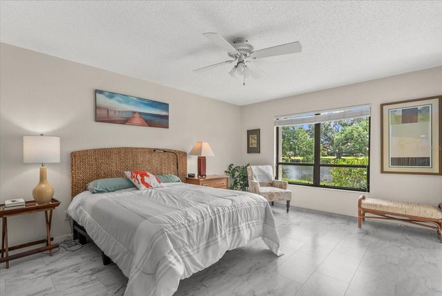 3862 WILSHIRE CIRCLE W 107, Sarasota, FL 34238