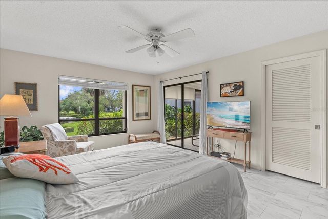 3862 WILSHIRE CIRCLE W 107, Sarasota, FL 34238