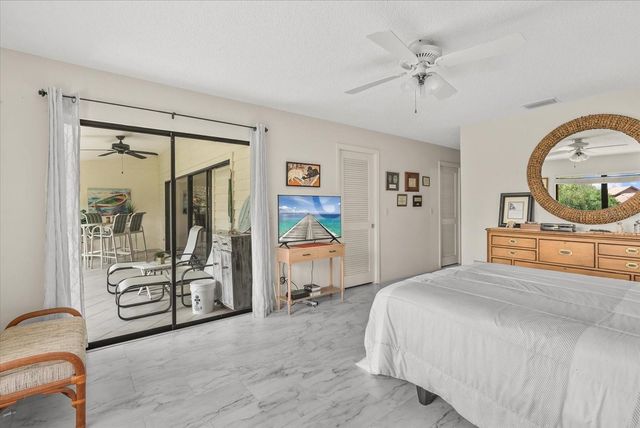 3862 WILSHIRE CIRCLE W 107, Sarasota, FL 34238