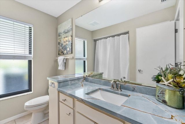 3862 WILSHIRE CIRCLE W 107, Sarasota, FL 34238