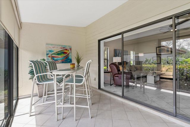 3862 WILSHIRE CIRCLE W 107, Sarasota, FL 34238