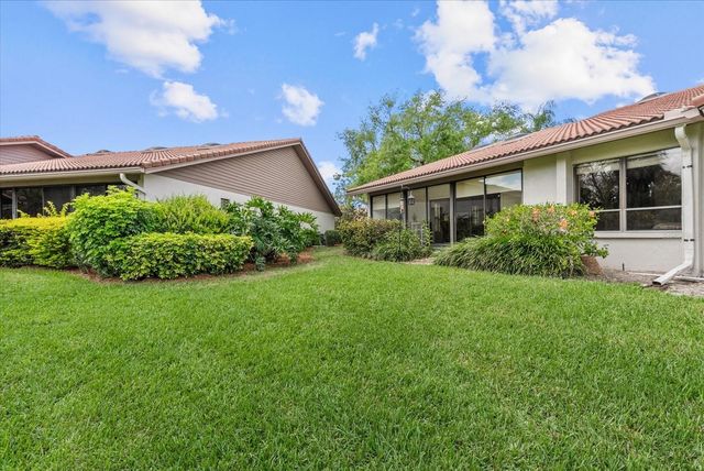 3862 WILSHIRE CIRCLE W 107, Sarasota, FL 34238