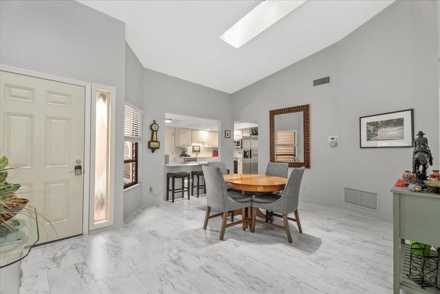 3862 WILSHIRE CIRCLE W 107, Sarasota, FL 34238