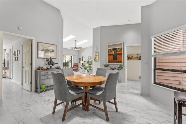 3862 WILSHIRE CIRCLE W 107, Sarasota, FL 34238