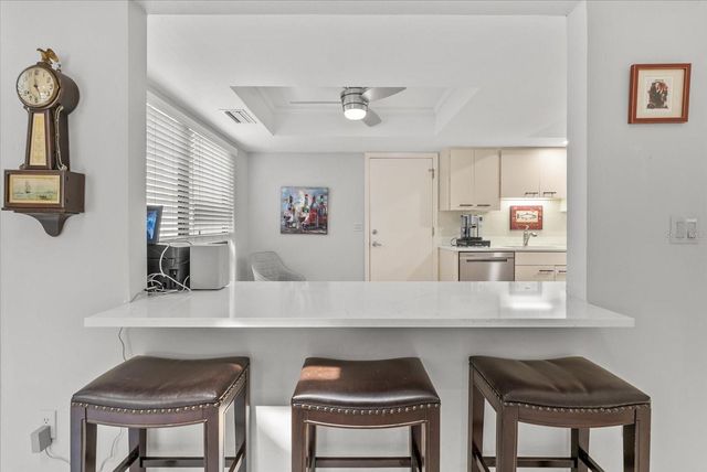 3862 WILSHIRE CIRCLE W 107, Sarasota, FL 34238