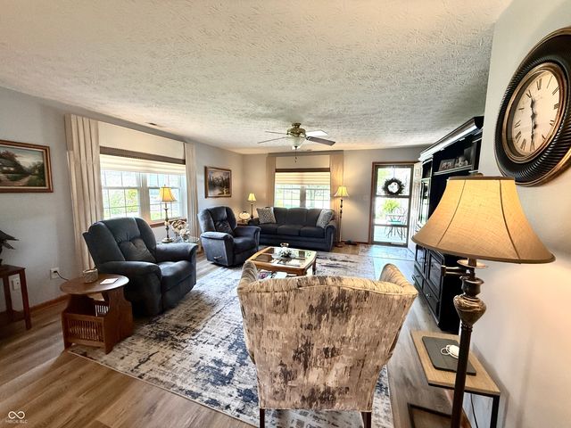 1806 Vidalia Court, Greenwood, IN 46143