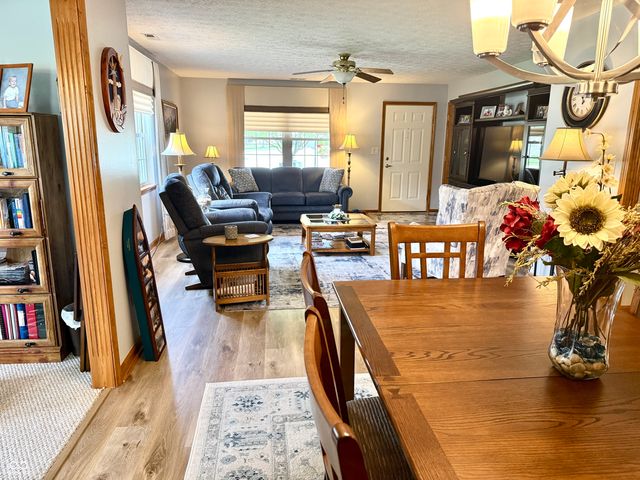 1806 Vidalia Court, Greenwood, IN 46143