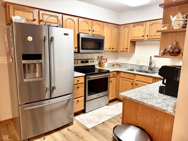 1806 Vidalia Court, Greenwood, IN 46143