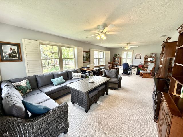 1806 Vidalia Court, Greenwood, IN 46143