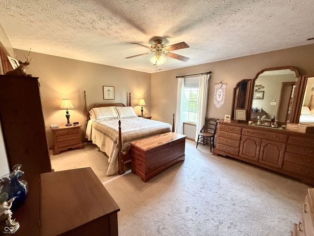 1806 Vidalia Court, Greenwood, IN 46143