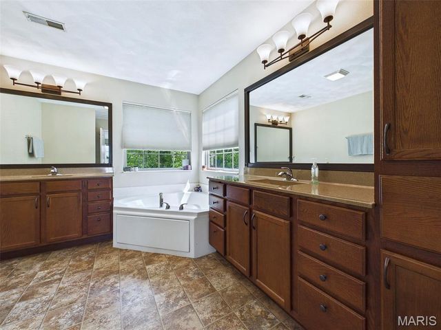 1408 Clifton Way Court, O'fallon, IL 62269