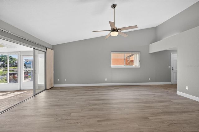 14617 LORIDAWN DRIVE 8, Seminole, FL 33776