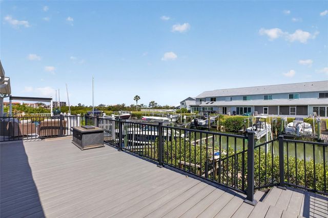 14617 LORIDAWN DRIVE 8, Seminole, FL 33776