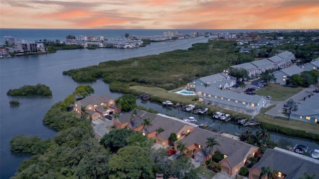 14617 LORIDAWN DRIVE 8, Seminole, FL 33776