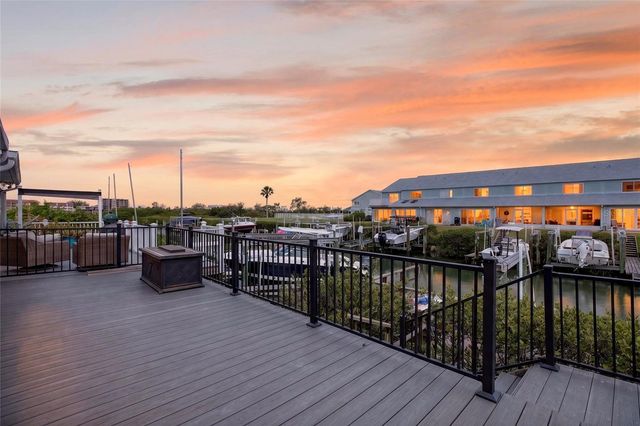 14617 LORIDAWN DRIVE 8, Seminole, FL 33776