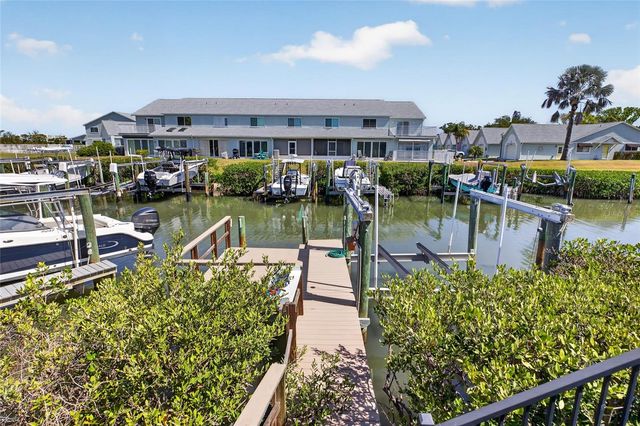 14617 LORIDAWN DRIVE 8, Seminole, FL 33776