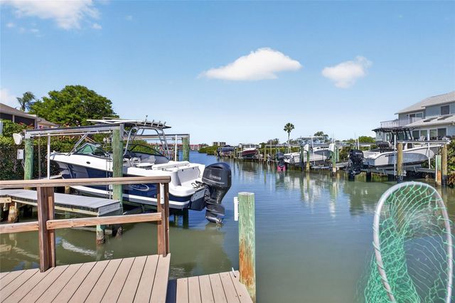 14617 LORIDAWN DRIVE 8, Seminole, FL 33776