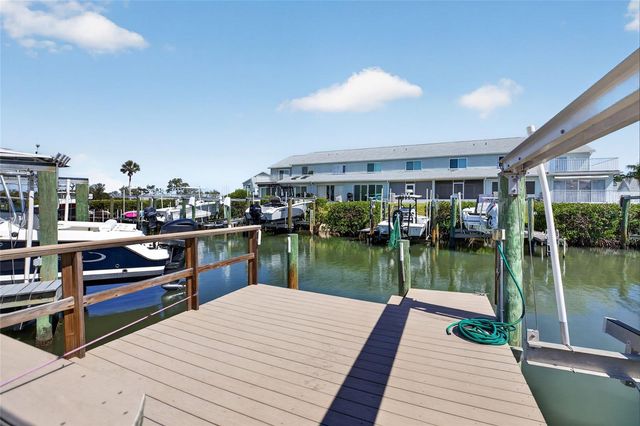 14617 LORIDAWN DRIVE 8, Seminole, FL 33776