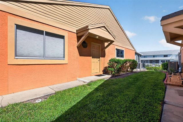 14617 LORIDAWN DRIVE 8, Seminole, FL 33776