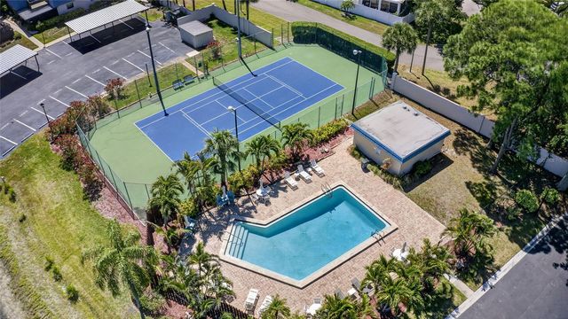 14617 LORIDAWN DRIVE 8, Seminole, FL 33776