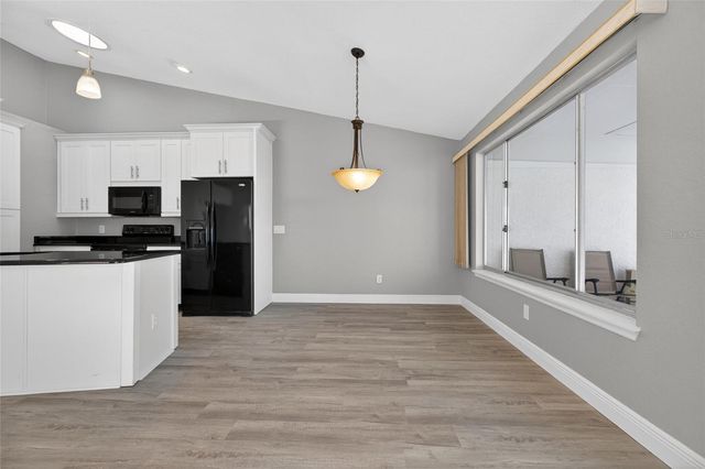 14617 LORIDAWN DRIVE 8, Seminole, FL 33776