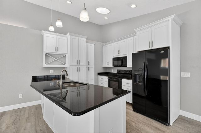 14617 LORIDAWN DRIVE 8, Seminole, FL 33776