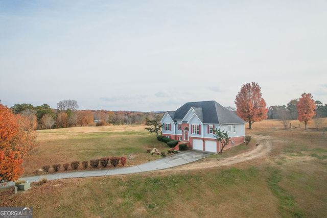 218 Golden Oaks Drive, Lafayette, GA 30728