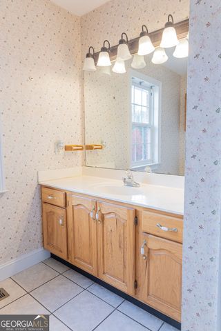 218 Golden Oaks Drive, Lafayette, GA 30728