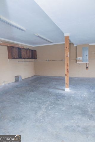 218 Golden Oaks Drive, Lafayette, GA 30728