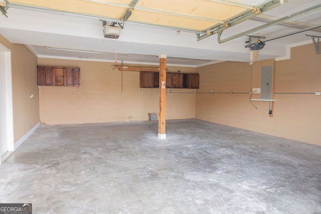 218 Golden Oaks Drive, Lafayette, GA 30728