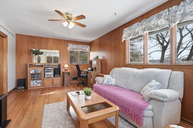 400 Mill Street, Excelsior, MN 55331