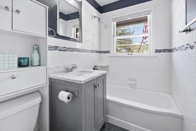 400 Mill Street, Excelsior, MN 55331