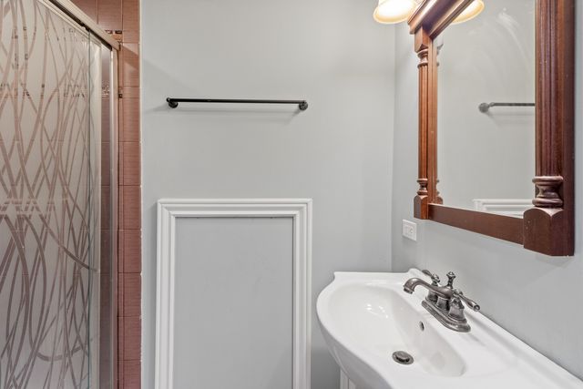 951 Dearborn Circle, Carol Stream, IL 60188