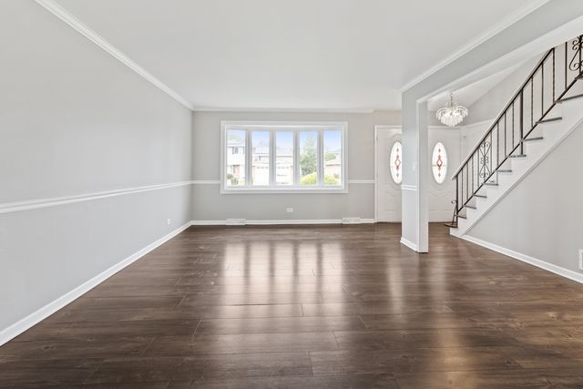 951 Dearborn Circle, Carol Stream, IL 60188