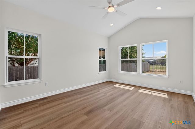 362 Stagecoach Trail, San Marcos, TX 78666