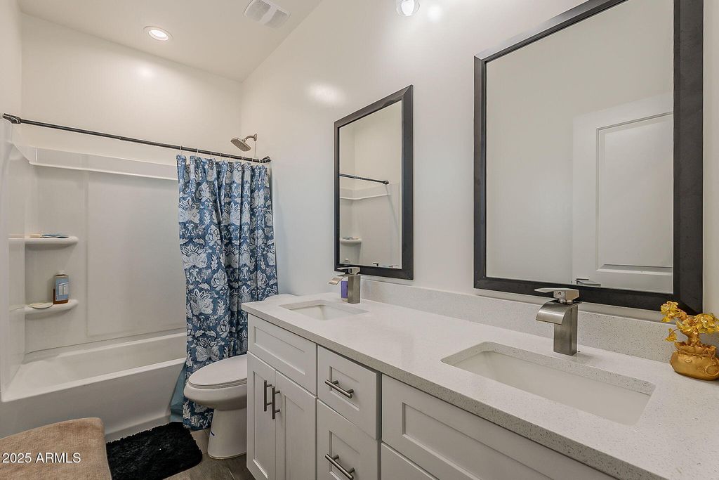 Image 8 of property listing at 3345 W SANTAN VISTA Drive, Eloy, AZ 85131