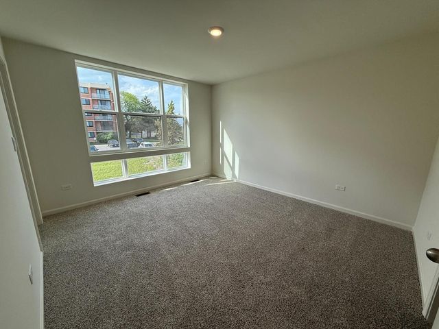 347 Summit Circle, Lombard, IL 60148