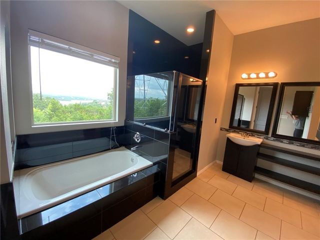 204 Spellbrook LN, Lakeway, TX 78734