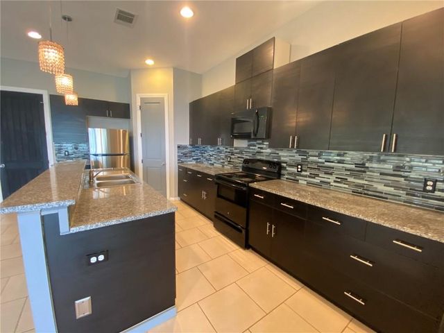 204 Spellbrook LN, Lakeway, TX 78734