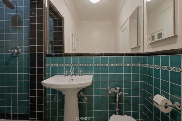 1345 N Hayworth 2, West Hollywood, CA 90046