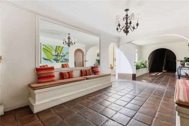 1345 N Hayworth 2, West Hollywood, CA 90046