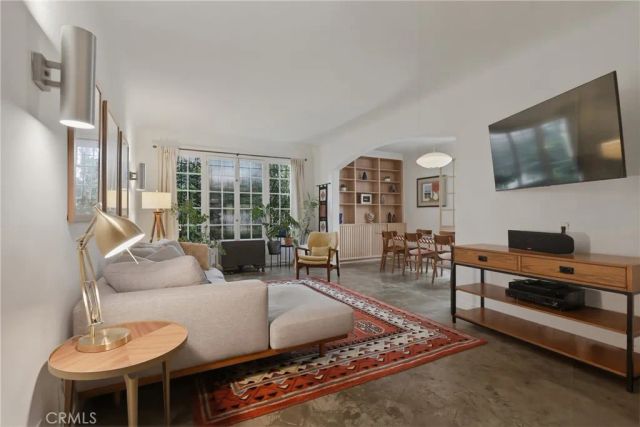 1345 N Hayworth 2, West Hollywood, CA 90046