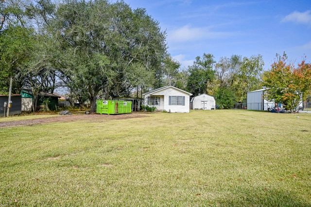 5905 Willow Drive, Pearland, TX 77584